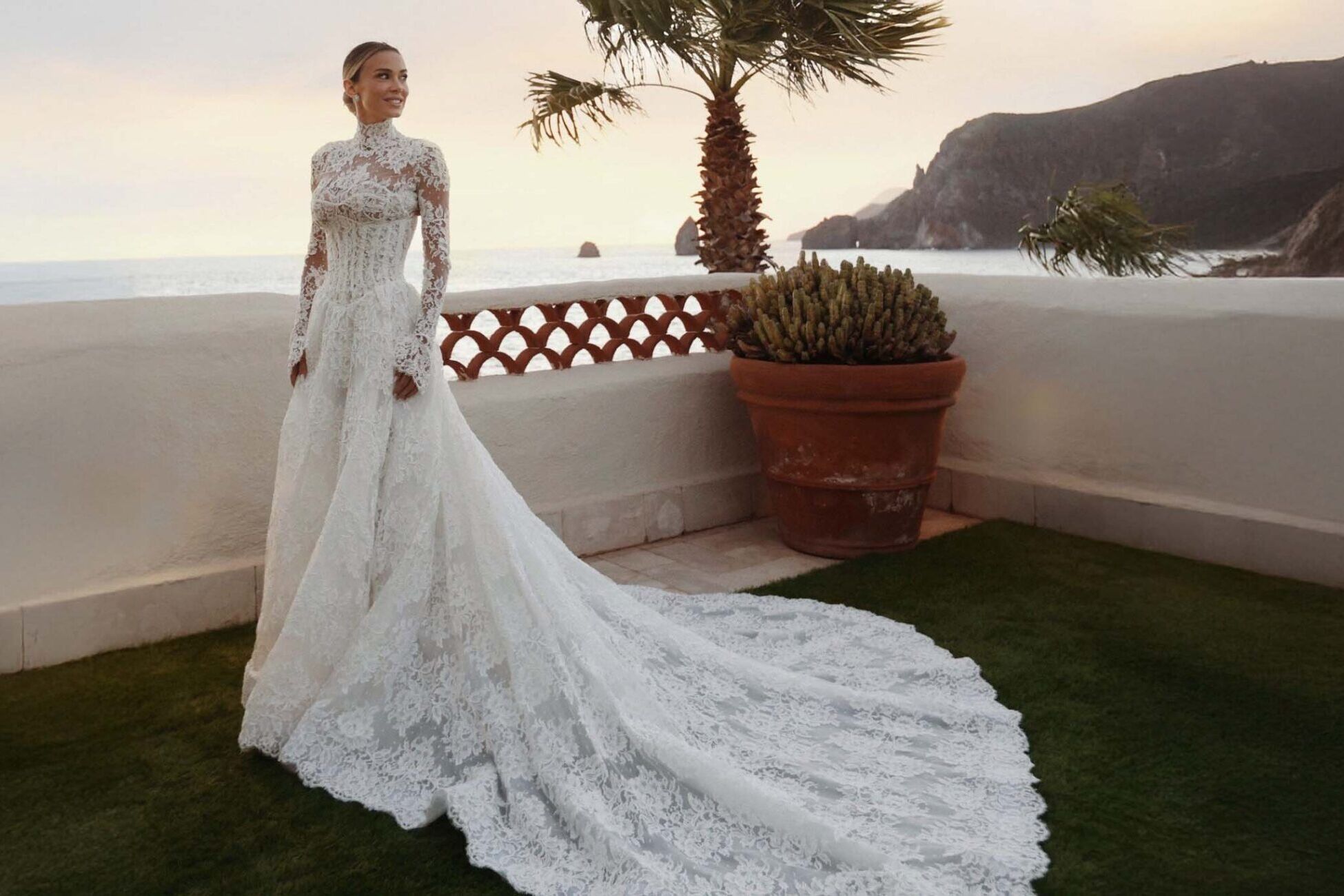 Diletta Leotta durante il suo matrimonio alle Isole Eolie, estate 2024.